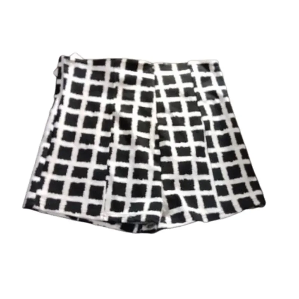 Connection 18 High Waist Black and White Shorts (378)